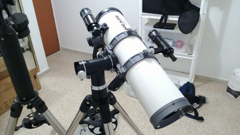 El SN-6 con buscador recto 9x50 y buscador guía de 50mm.