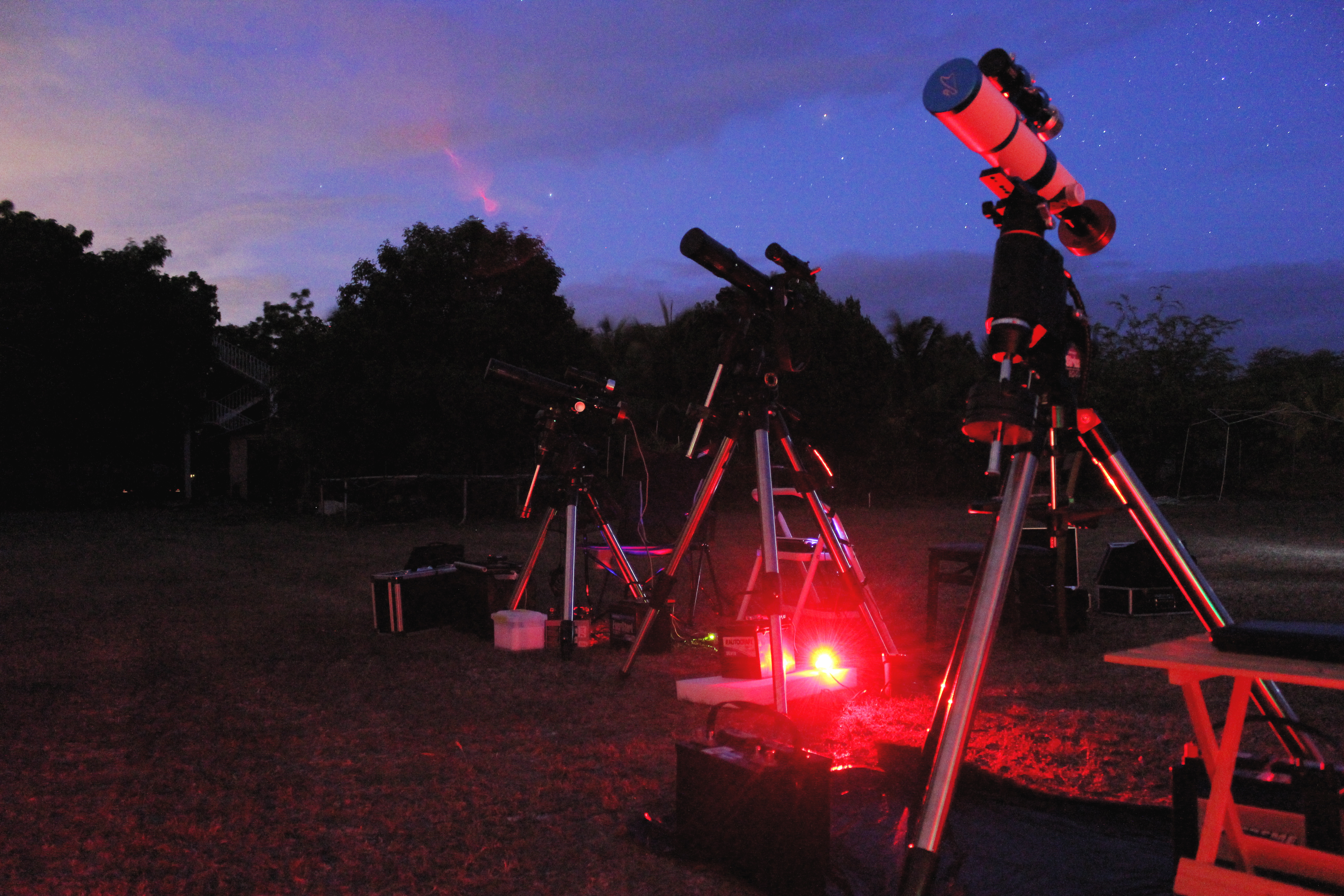 Refractores apocromáticos para astrofotografía durante la Noche de Observación de la SAC.
