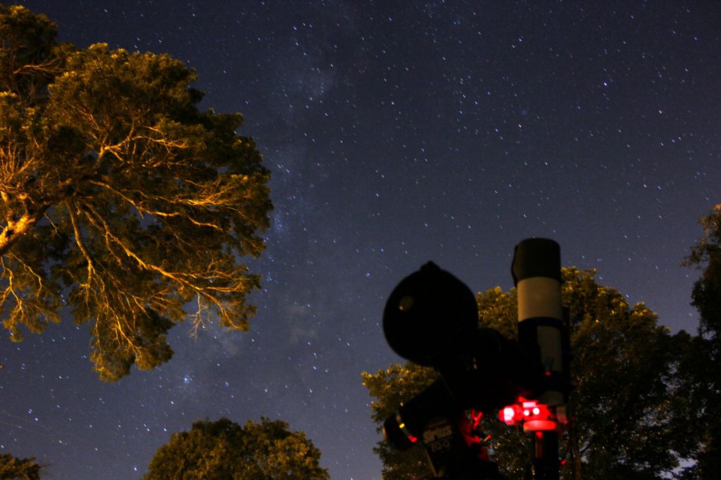 Tomando fotos mientras la Vía Láctea se veía majestuosa a simple vista.