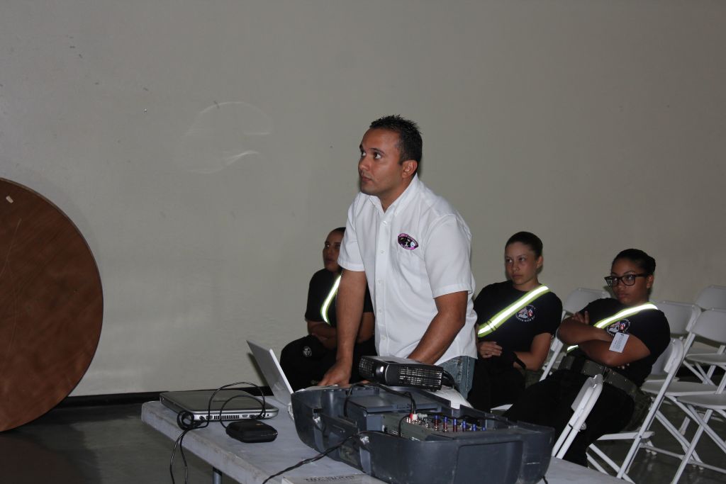 Sociedad de Astronomía del Caribe orienta a jóvenes durante campamento de verano de la Guardia Nacional