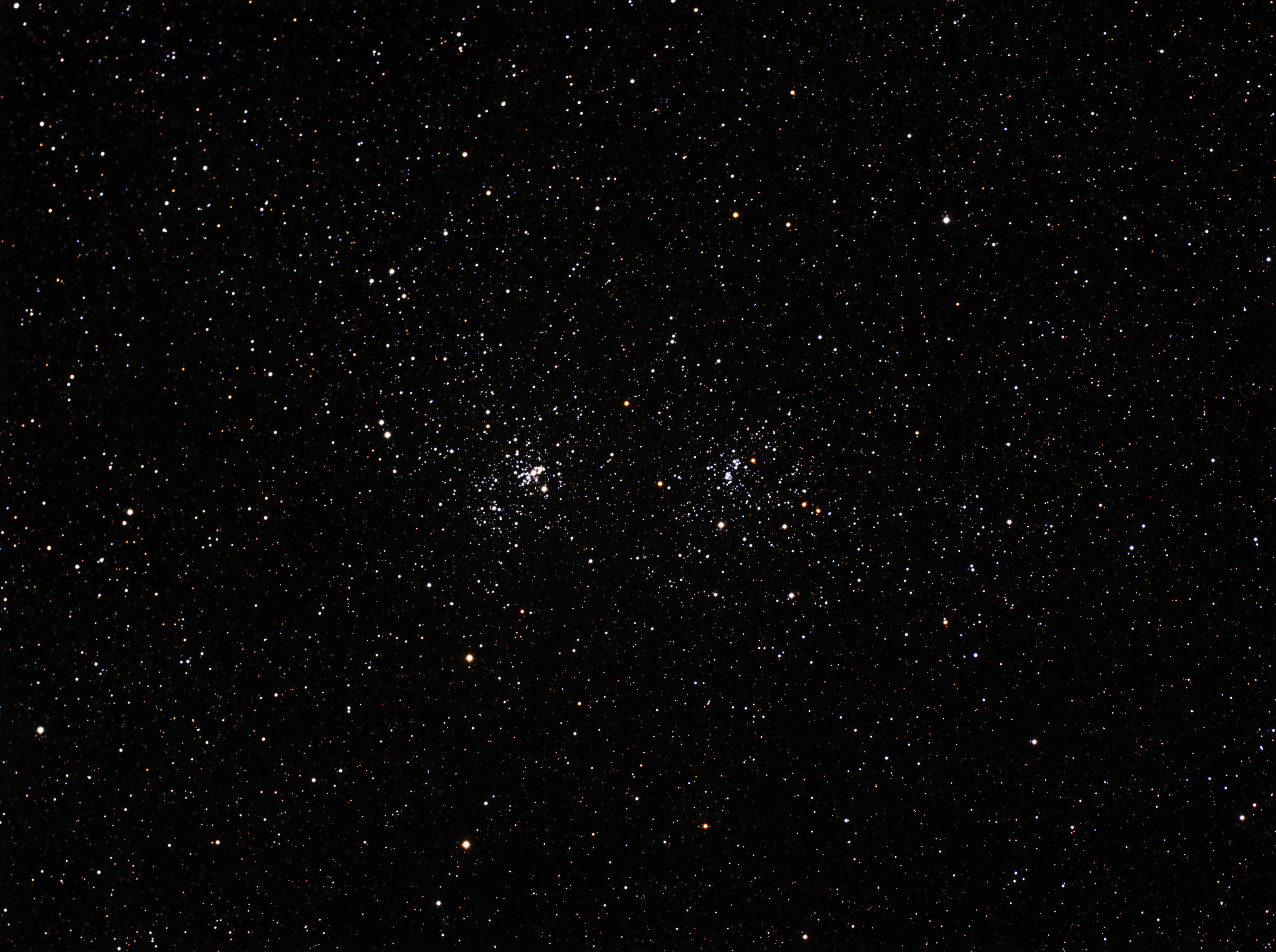 Cúmulo Doble en Perseo (NGC 869 y NGC 884). Crédito: Gustavo Sánchez/Captando el Cosmos