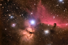 La estrella Alnitak, una de las estrellas del cinturón de Orión, y sus alrededores, incluyendo la Nebulosa de la Llama y la Nebulosa de Cabeza de Caballo.