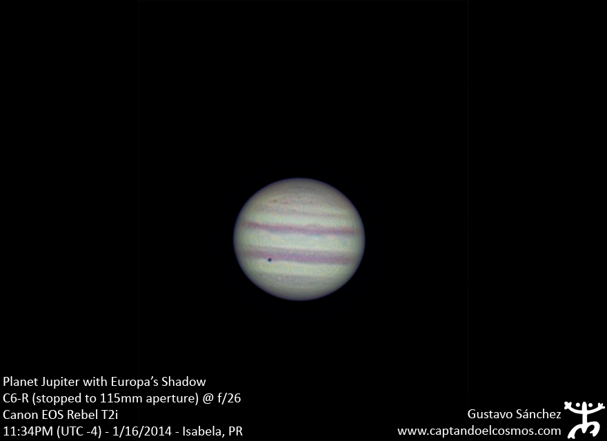 Planeta Júpiter con la sombra de la luna Europa cruzando por su superficie. Crédito: Gustavo Sánchez/Captando el Cosmos.