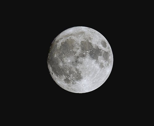 Cara cercana de la Luna.  Foto por G. Sánchez