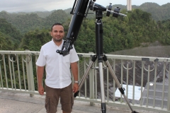 El autor junto a su refractor antes de que empezara la actividad.